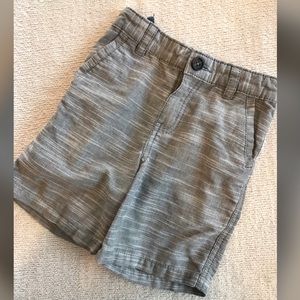 Adorable gray shorts!